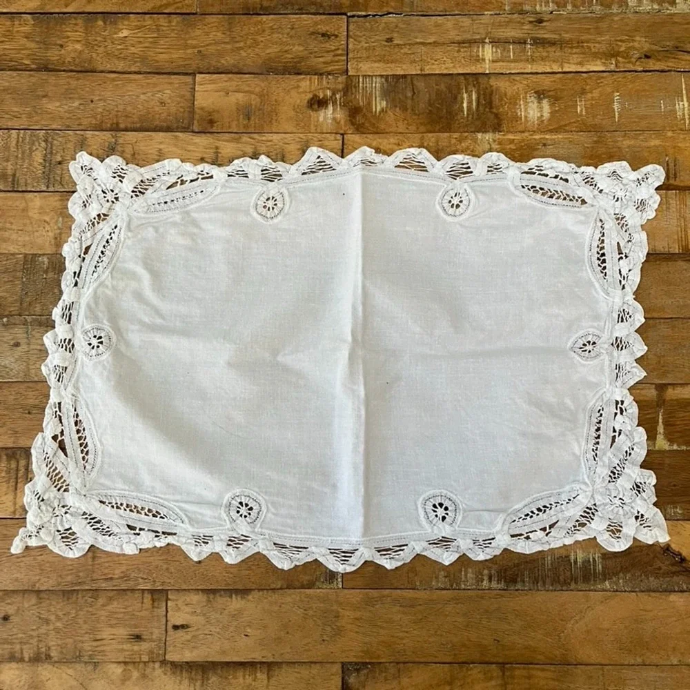 White Floral Lace Cotton Linen Set of 3 Napkins Liners